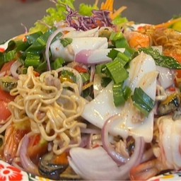 ตำมาม่าทะเล