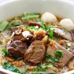 ครัวลุงเกมส์ ก๋วยเตี๋ยวหมูตุ๋น/ก๋วยเตี๋วยวหมูน้ำตก