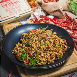 กะเพราเส้นมาม่า-เนื้อวากิว