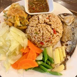 ข้าวผัดน้ำพริกกะปิปลาทู