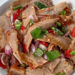 ยำคอหมู