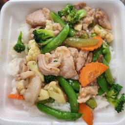 ข้าว ผัดผักรวมหมูชิ้น