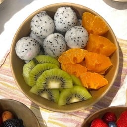แก้วมังกร + ส้มแมนดาริน + กีวี่