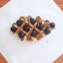 ครอฟเฟิลนูเทลล่าบลูเบอร์รี่