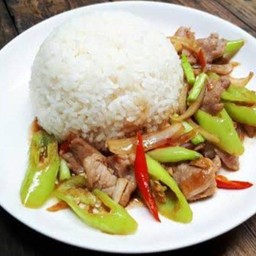 ข้าวราดผัดพริกหยวก