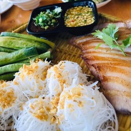 คอหมูเคียงหมี่