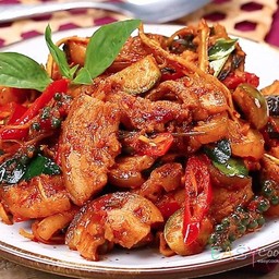 ผัดเผ็ดหมูป่าสมุนไพรไทย ( สูตรคุณชาย )