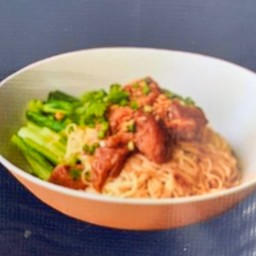 ก๋วยเตี๋ยวหมูตุ๋น