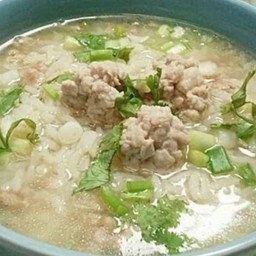 ข้าวต้มหมูสับ