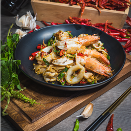 กะเพราเส้นใหญ่-ทะเล