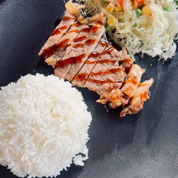 ข้าวเนื้อย่างราดซอสเทริยากิ