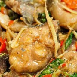 ผัดเผ็ดปลานิล