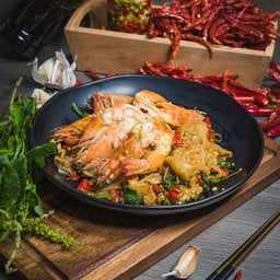 กะเพราเส้นใหญ่กุ้ง