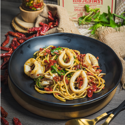 กะเพราสปาเก็ตตี้-ปลาหมึก