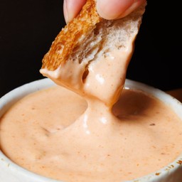 Spicy Sriracha Mayo Sauce (35g)