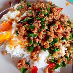 กระเพราหมูสับ