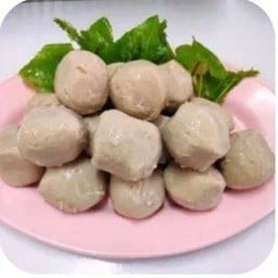 ก๋วยเตี๋ยวยอดตำลึงหมูสับโกไหว
