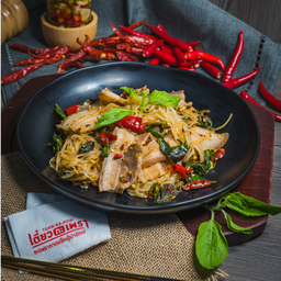 กะเพราเส้นเล็ก-เบคอน