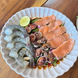 ยำสามแซ่บ