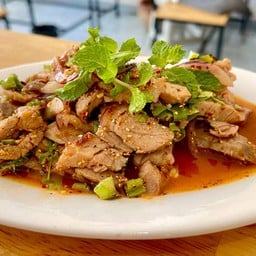 น้ำตกหมู