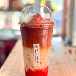 ชาไทยสตอเบอร์รี่สด