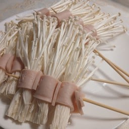 หลงหม่าล่า กรอกยายชา