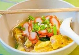 ชายสี่บะหมี่เกี๊ยว(เซเว่นมุมอร่อย)