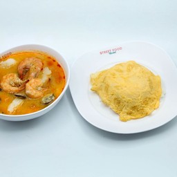 ข้าวสวยอาหารชุด ไข่เจียว + ต้มยำรวมมิตร