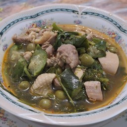 แกงอ่อมไก่