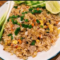 ข้าวผัดหมู