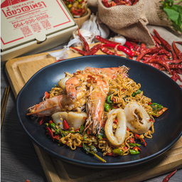 กะเพรามาม่า-ปลาหมึก