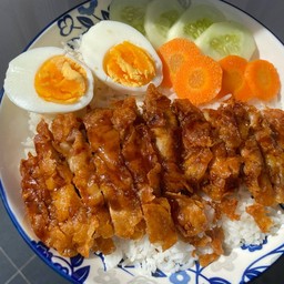 ข้าวไก่ทอดกรอบเทอริยากิิ ไข่่ต้ม