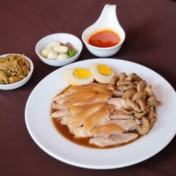 ขาหมูสับเปล่า+ไข่+ใส้