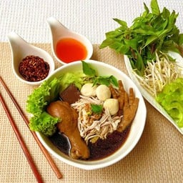 ก๋วยเตี๋ยวไก่ตุ๋น