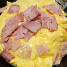 ข้าวไข่ข้นบาโลน่า