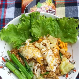 มาม่าผัดไข่