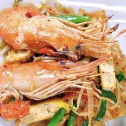 ผัดไทยกุ้งแม่น้ำ