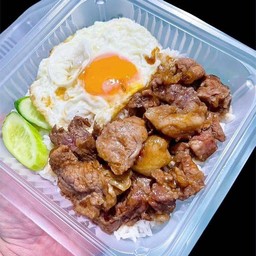 ข้าวผัดน้ำมันหอยหวานเลือกเนื้อสัตย์