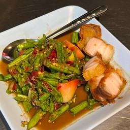 ตำถั่วสามชั้นทอดกรอบ