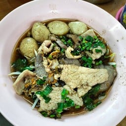 ก๋วยเตี๋ยวเรือเงินล้าน(บ้านเอื้อ)