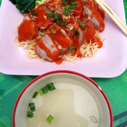บะหมี่หมูแดงแห้ง