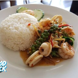 [อร่อยซ่ากับโค้ก] ผัดฉ่าทะเล +  โค้ก ออริจินัล (กระป๋อง)