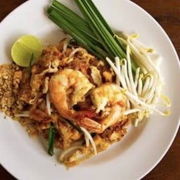 ผัดไทยกุ้งสด