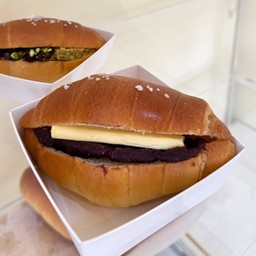 Shio pan (ถั่วแดงเนย)