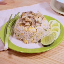 ข้าวผัดปลาสลิด กระทะเหล็ก