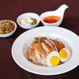 ข้าวขาหมู+ไข่
