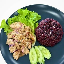 ข้าวยำไก่แซ่บ สูตรคลีน  390 kcal