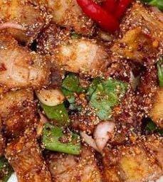 ลาบหมูกรอบ