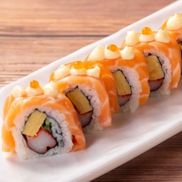 Salmon Roll Half (4 Pcs)