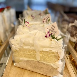 Coconut Cake (เค้กมะพร้าว)